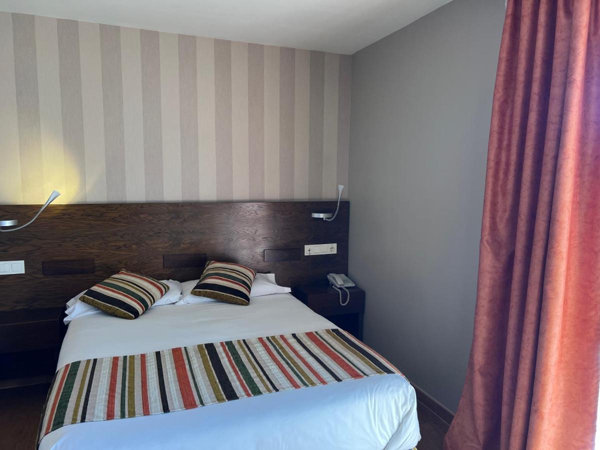 Hostal Los Coronales — Fotos 1